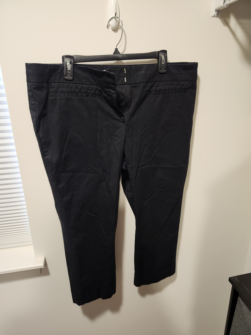 New York & Company Black Stretch Dress Capris